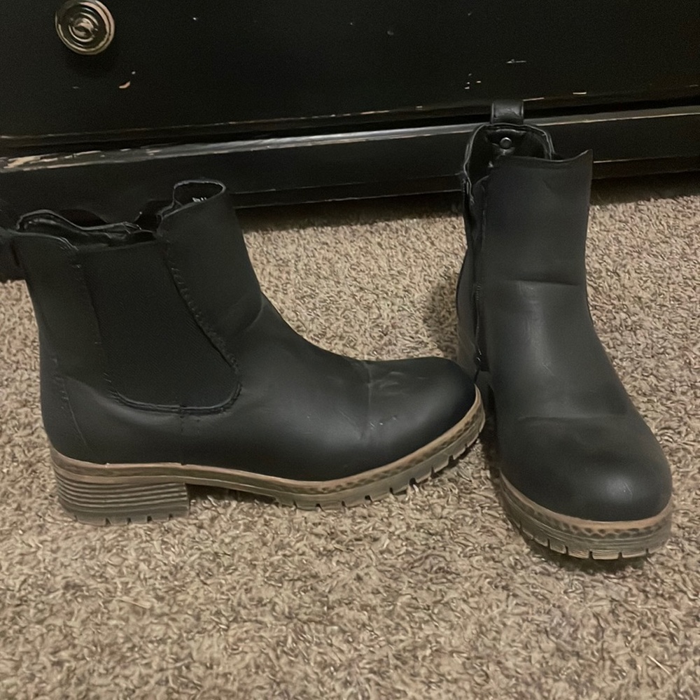 Maurices Black leather booties
